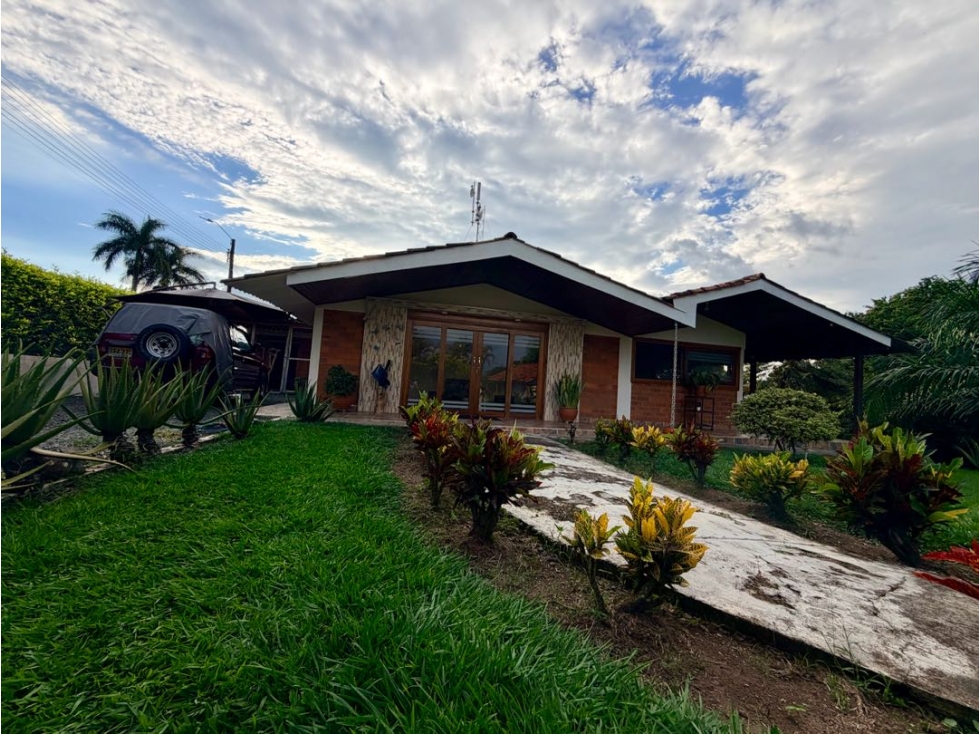 Casa en venta en La Estrella, Pereira · foto 2 de 20