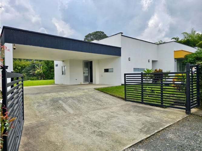 Casa de 4 alcobas en venta en San Esteban, Pereira, 240 m² · foto 3 de 24