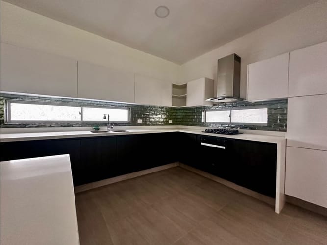 Casa de 4 alcobas en venta en San Esteban, Pereira, 240 m² · foto 10 de 24