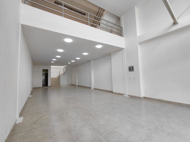 Local en arriendo en El Cedro, Cali, 200 m² · foto 2 de 24