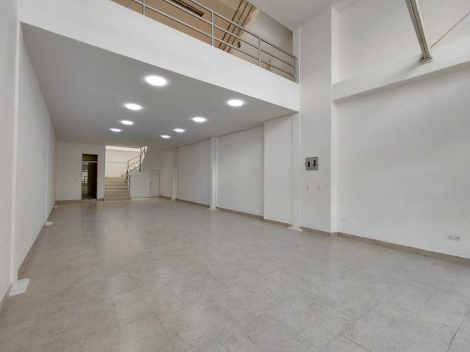 Local en arriendo en El Cedro, Cali, 200 m² · foto 3 de 24