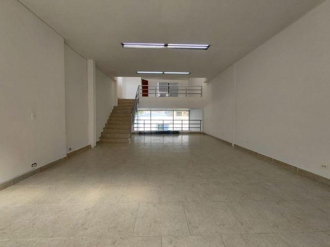 Local en arriendo en El Cedro, Cali, 200 m² · foto 19 de 24