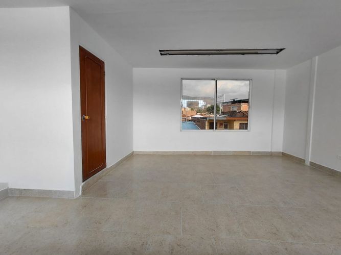 Local en arriendo en El Cedro, Cali, 200 m² · foto 23 de 24
