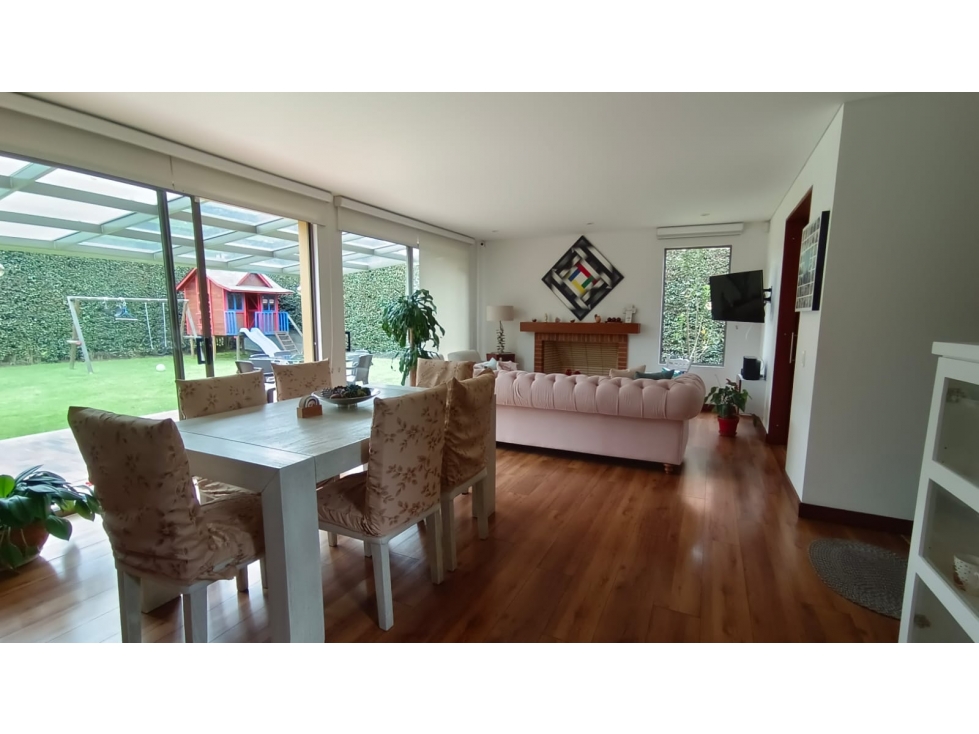 Casa Campestre en Arriendo en Chuntame, Cajicá en Chía, de Alvarez Arboleda Asociados Inmobiliaria S.A.S.