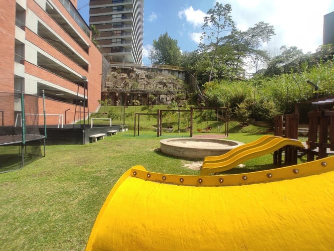 Apartamento en venta en Altos Del Poblado, Medellín · foto 14 de 15
