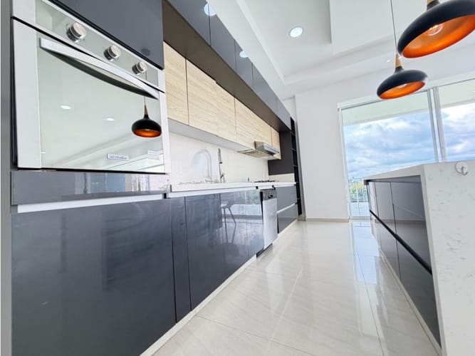 Casa de 4 alcobas en venta en Tribunas Corcega, Pereira, 576 m² · foto 4 de 24