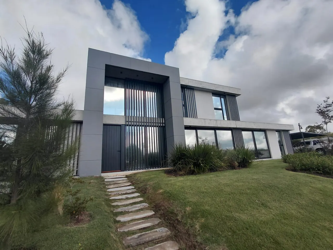 Casa en venta con renta en Mirador de la Tahona