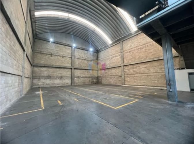 Bodega en arriendo en Monteazul, Sabaneta, 560 m² · foto 4 de 5