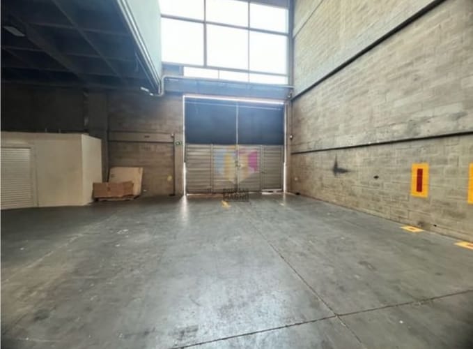 Bodega en arriendo en Monteazul, Sabaneta, 560 m² · foto 5 de 5