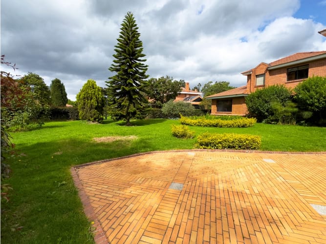 Casa de 4 alcobas en venta en San Simón, Bogotá, 460 m² · foto 2 de 24
