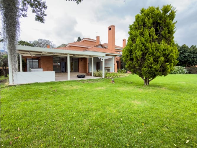 Casa de 4 alcobas en venta en San Simón, Bogotá, 460 m² · foto 4 de 24