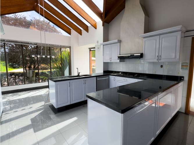 Casa de 4 alcobas en venta en San Simón, Bogotá, 460 m² · foto 13 de 24