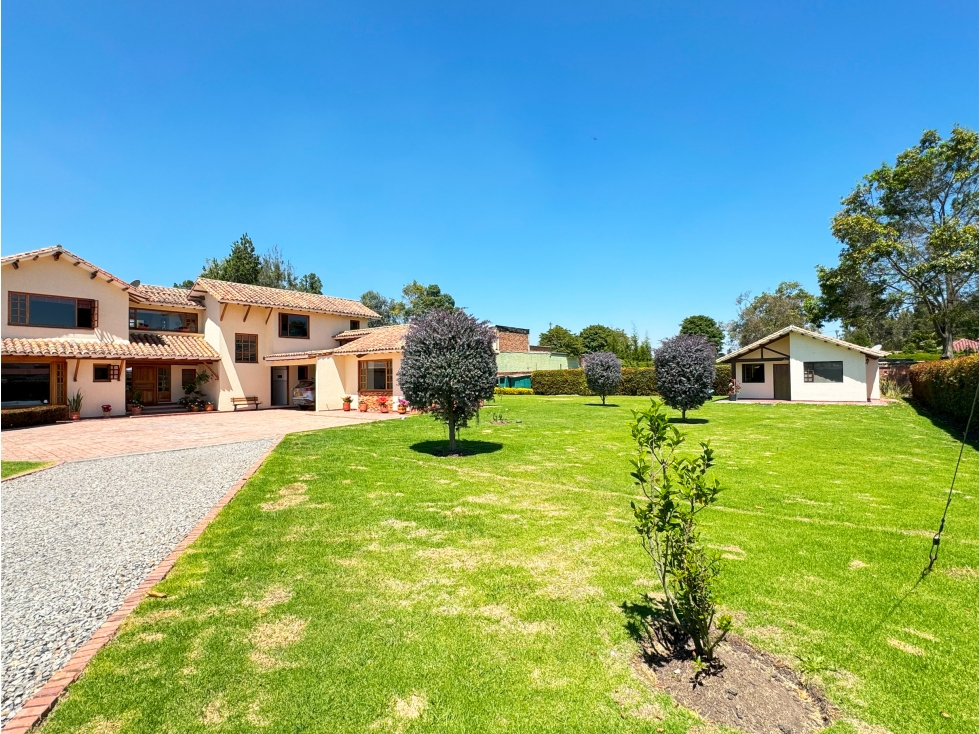 Casa en venta en Guaymaral, Bogotá · foto 3 de 24