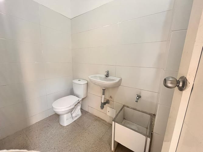 Local en arriendo en El Refugio, Cali, 48 m² · foto 6 de 13