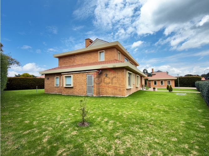 Casa en venta en San Simón, Bogotá · foto 5 de 24