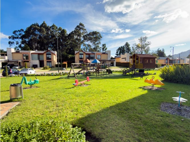 Casa de 4 alcobas en arriendo en Hatogrande, Sopó, 368 m² · foto 19 de 24