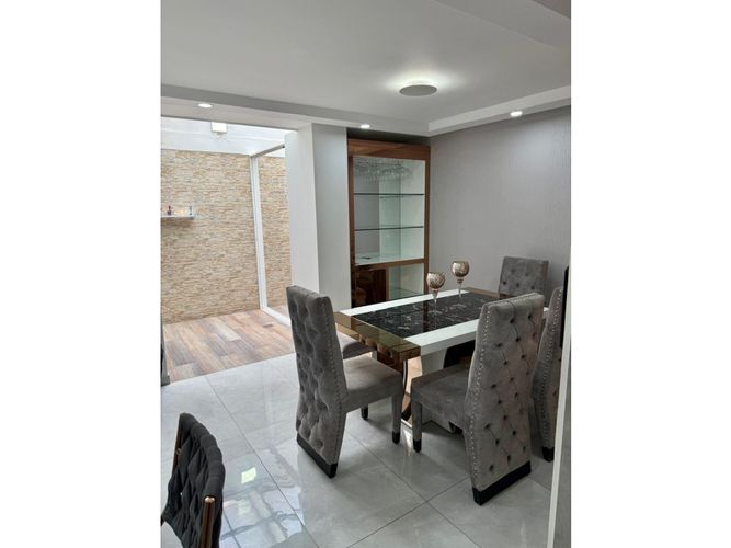 Casa de 4 alcobas en venta en Avenida Sur, Pereira, 230 m² · foto 2 de 17