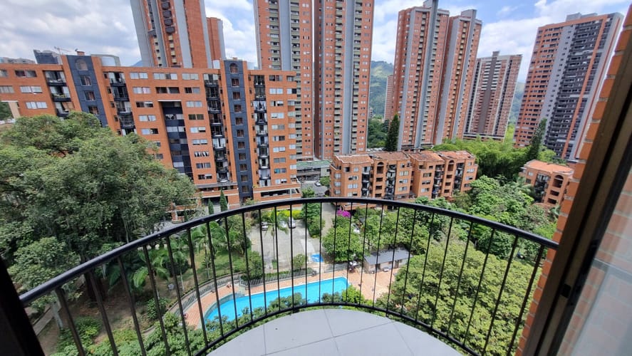 Apartamento de 3 alcobas en arriendo en Suramérica, Medellín, 85 m² · foto 8 de 21