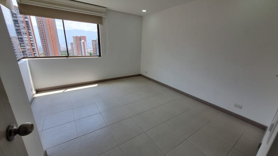 Apartamento de 3 alcobas en arriendo en Suramérica, Medellín, 85 m² · foto 12 de 21