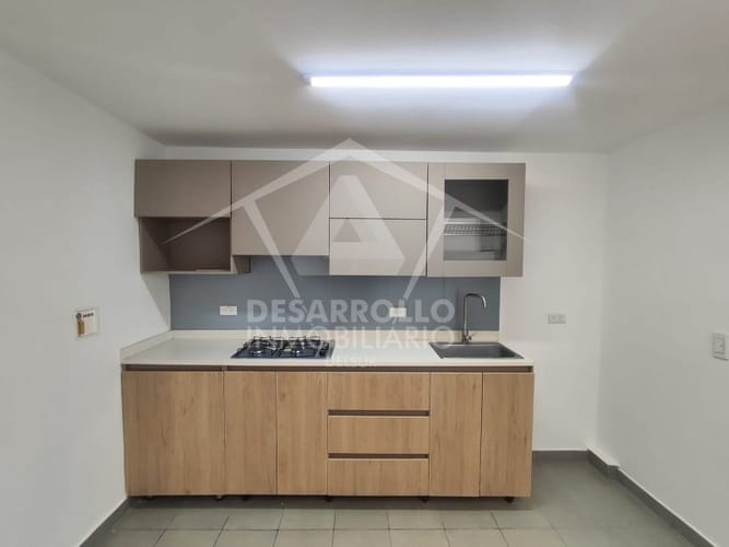 Local en arriendo en Manila, Medellín, 380 m² · foto 2 de 24
