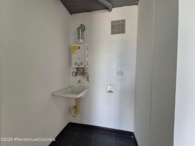 Apartaestudio en venta en Parque Popular Salitre, Bogotá, 31 m² · foto 10 de 14