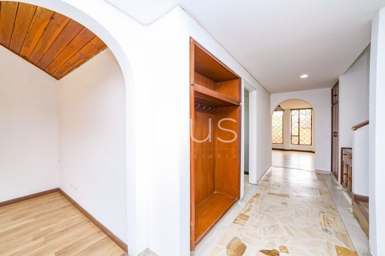 Casa de 3 alcobas en venta en Lindaraja, Bogotá, 162 m² · foto 4 de 17