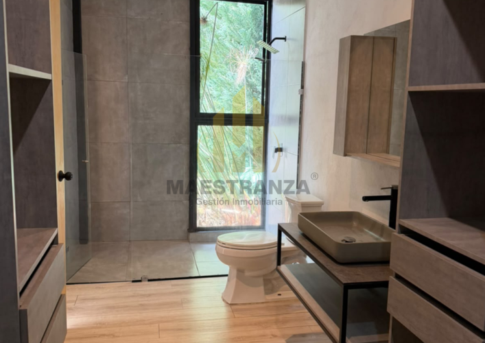 Casa de 4 alcobas en venta en Centro, Rionegro, 240 m² · foto 8 de 15