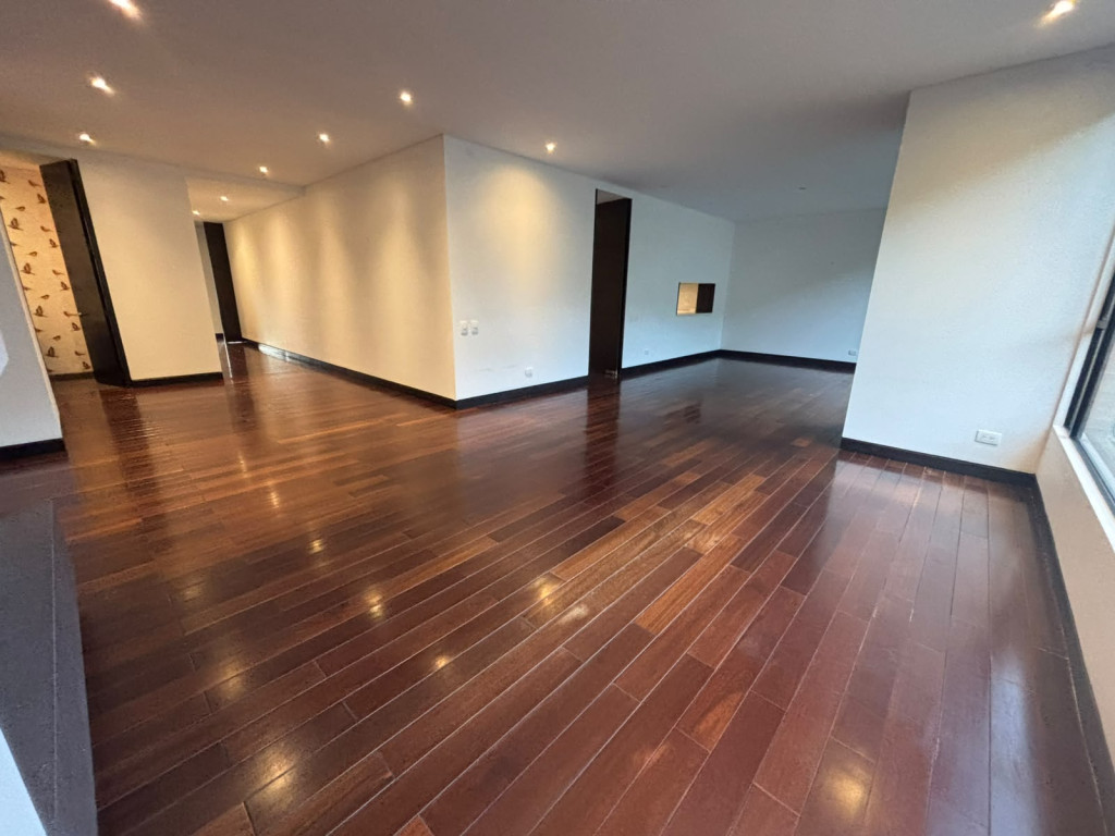 Apartamento en venta en Chicó Reservado, Bogotá · foto 2 de 24