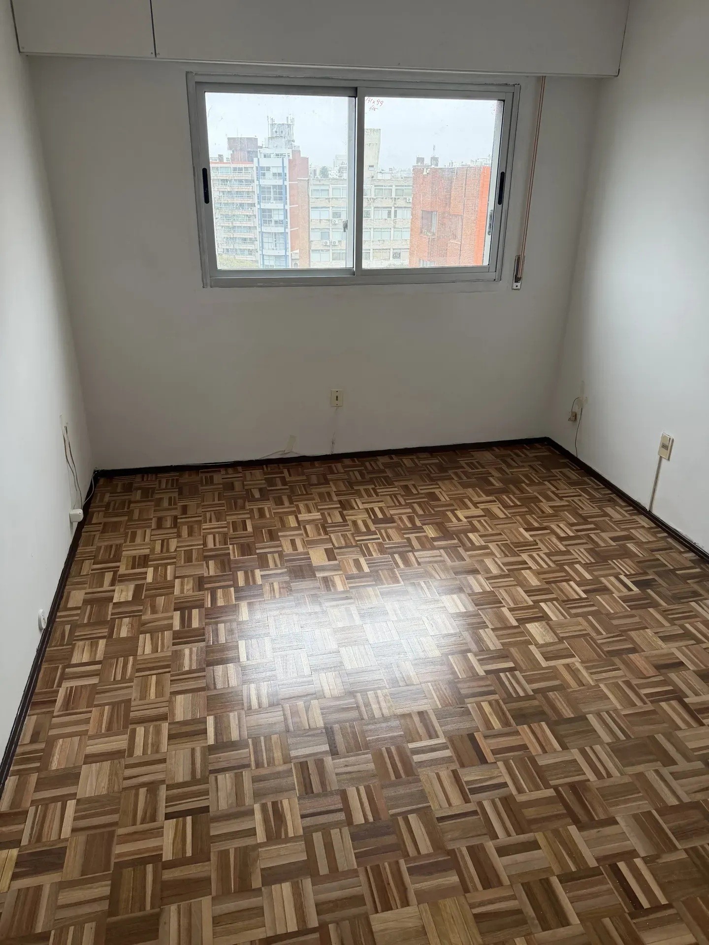 ALQUILER EN POCITOS, 1 DORMITORIO, PISO 10 A FRENTE, CAMARAS Y AIRE ACONDICIONADO · Foto 11