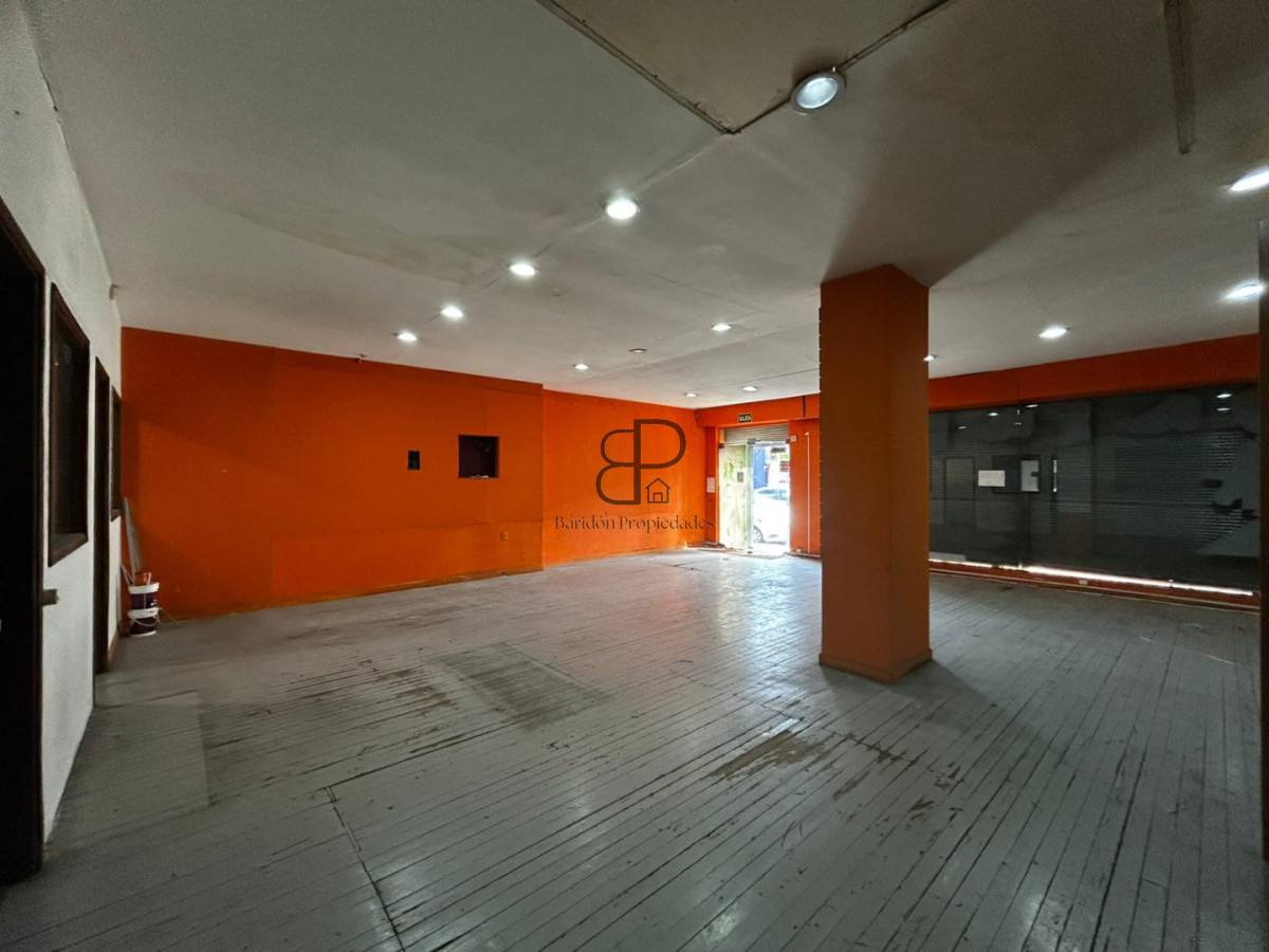Local Comercial en Alquiler · Foto 3