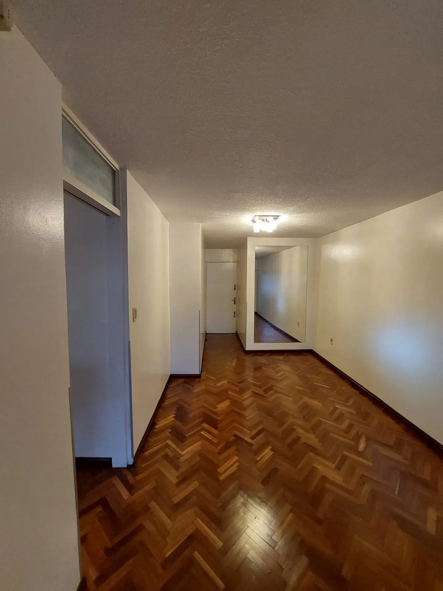 ALQUILER EN TRES CRUCES, 3 DORMITORIOS Y 2 BAÑOS, 2 TERRAZAS CERRADAS, AIRES, SUM Y CAMARAS, OPCION COCHERA · Foto 10