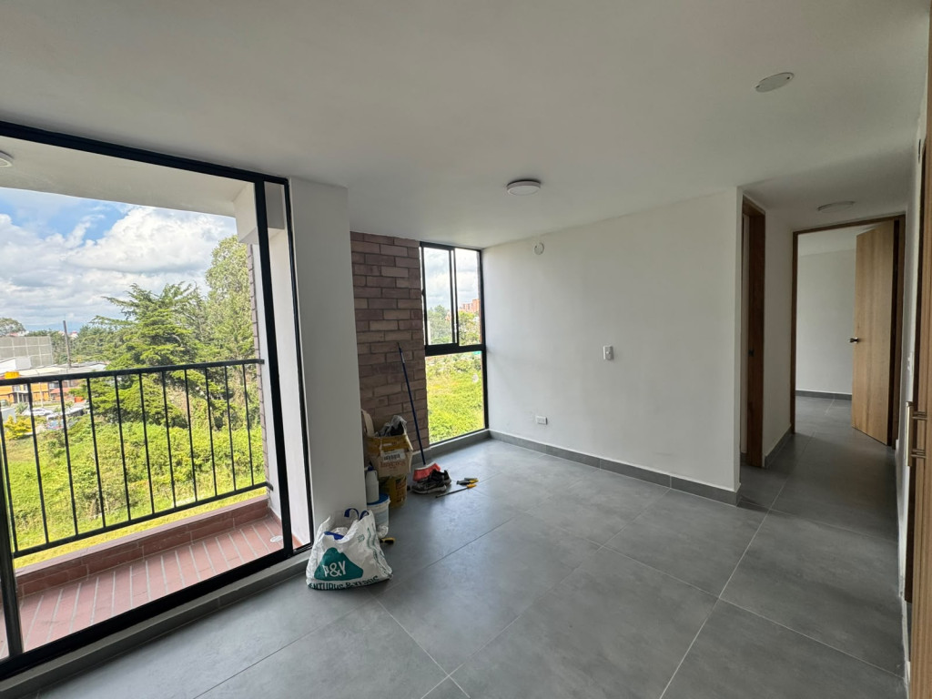 Apartamento en arriendo en Centro, Rionegro · foto 3 de 12