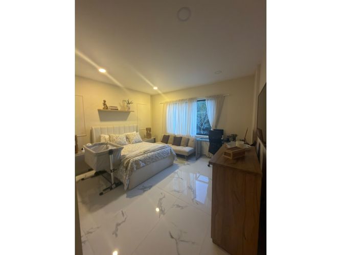 Casa de 4 alcobas en venta en Gualanday, Rionegro, 330 m² · foto 5 de 24