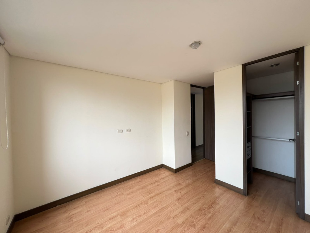 Apartamento en arriendo en Zuñiga, Envigado · foto 9 de 21