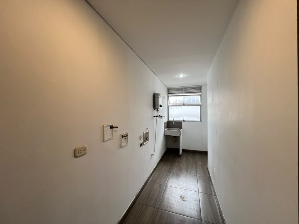Apartamento en arriendo en Zuñiga, Envigado · foto 15 de 21