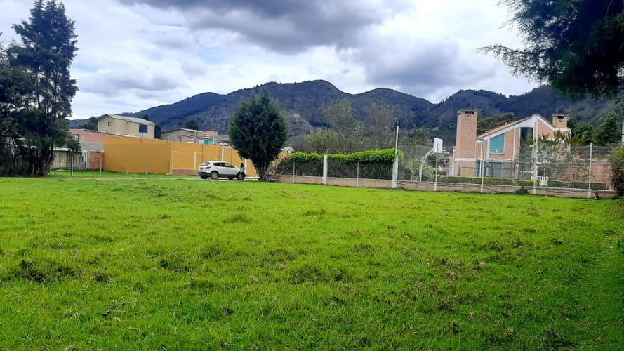 Lote en venta en Cota, 1594 m² · foto 2 de 8
