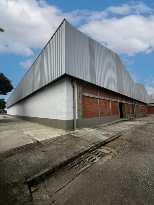 Bodega en arriendo en Zona Industrial, Yumbo, 1789 m² · foto 5 de 7