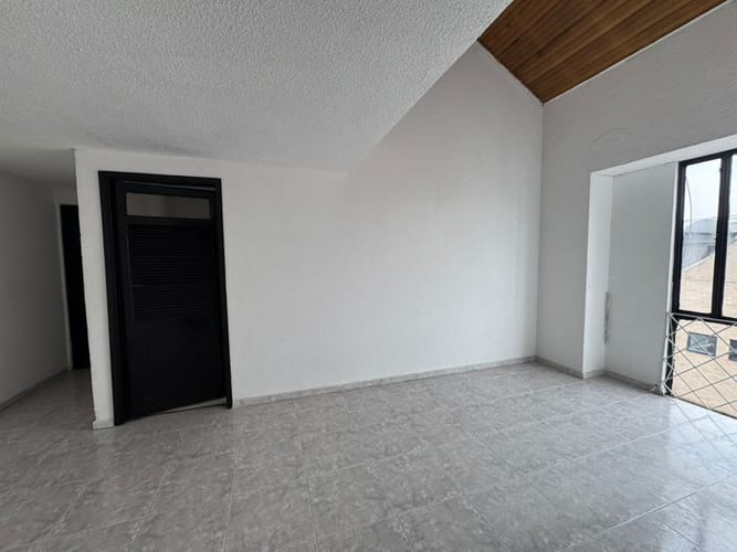 Apartamento de 3 alcobas en venta en El Triangulo, Bogotá, 67 m² · foto 8 de 12