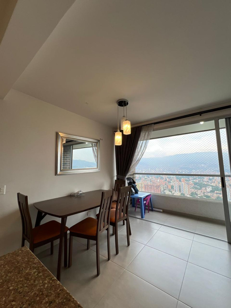 Apartamento en venta en Los Colores, Medellín · foto 2 de 6