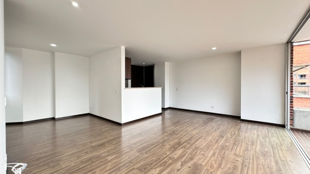 Apartamento en arriendo en El Esmeraldal, Envigado · foto 2 de 18