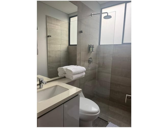 Apartamento en venta en El Poblado, Medellín · foto 8 de 9