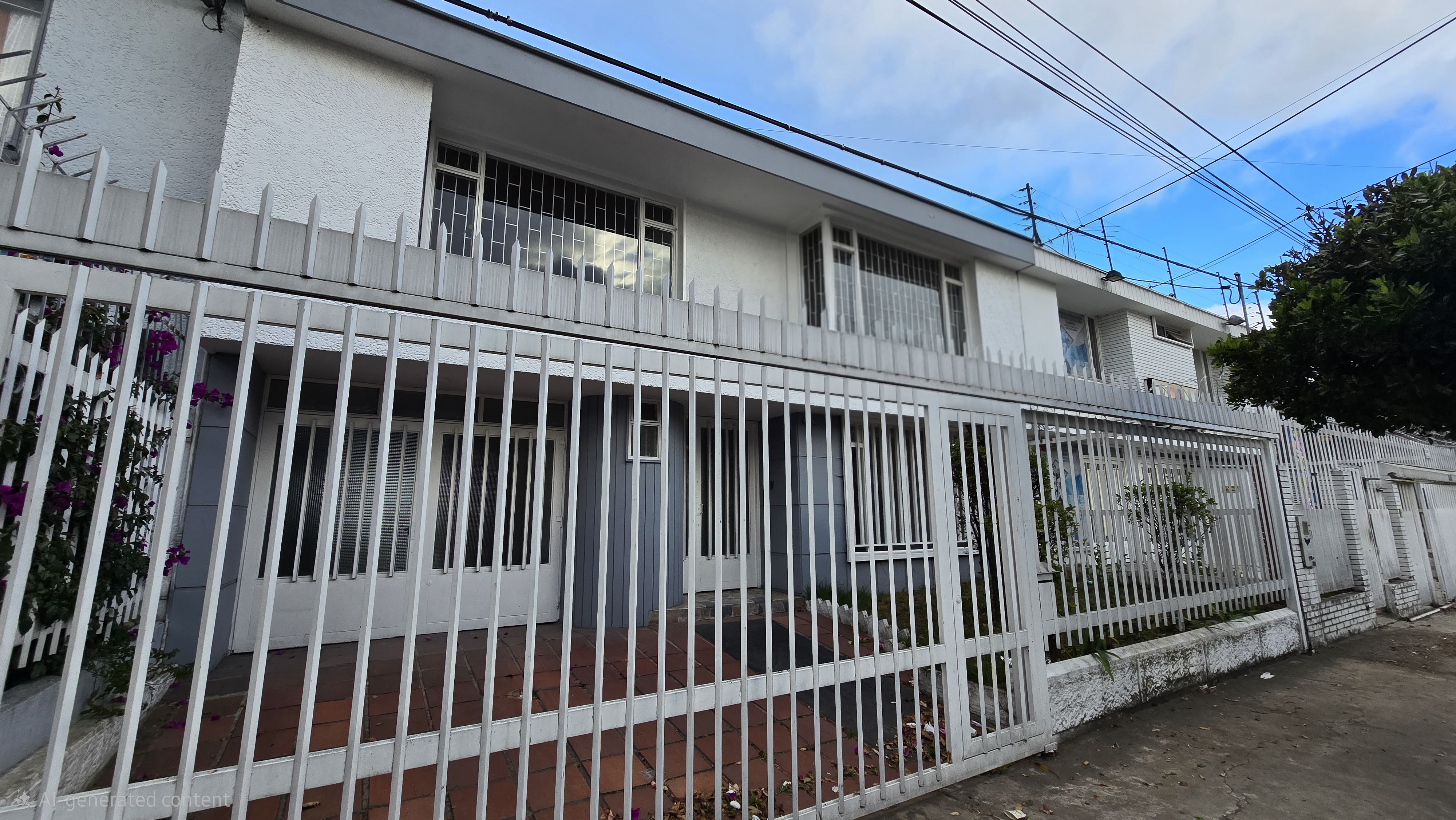 Casa en venta en Chicó Navarra, Bogotá · foto 3 de 24