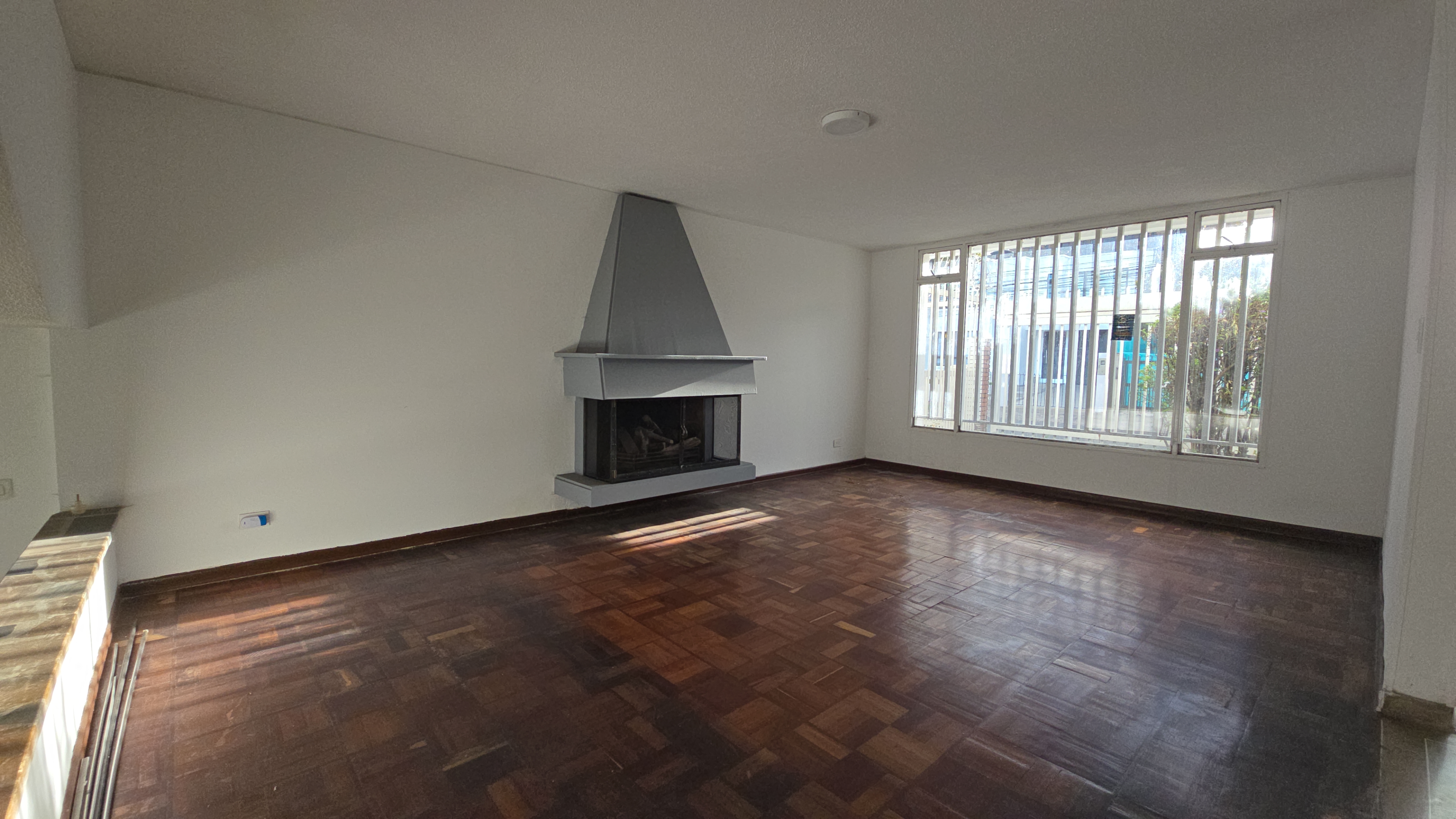 Casa en venta en Chicó Navarra, Bogotá · foto 4 de 24