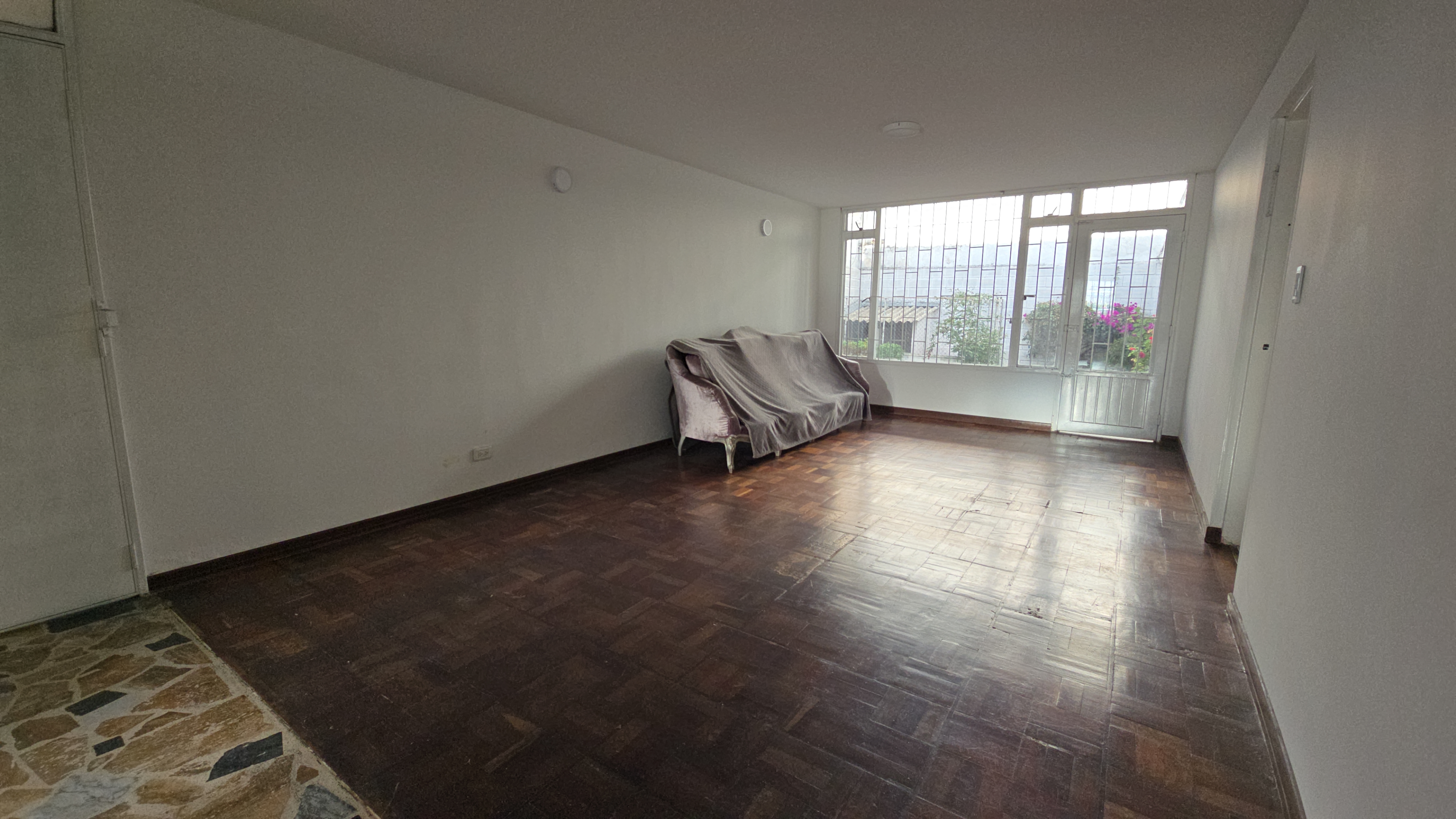 Casa en venta en Chicó Navarra, Bogotá · foto 9 de 24