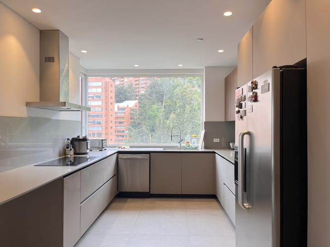 Apartamento de 3 alcobas en venta en La Cabrera, Bogotá, 247 m² · foto 6 de 22