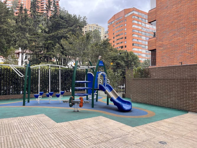 Apartamento de 3 alcobas en venta en La Cabrera, Bogotá, 247 m² · foto 21 de 22