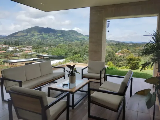 Casa de 3 alcobas en venta en San Miguel, La Ceja · foto 11 de 24