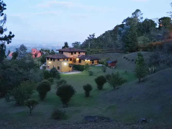 Casa de 4 alcobas en venta en Sajonia, Rionegro · foto 5 de 24