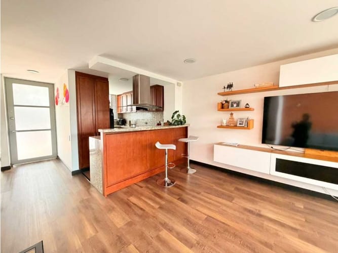 Apartaestudio en venta en Gratamira, Bogotá, 184 m² · foto 3 de 23