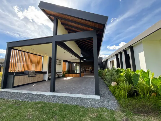 Casa de 3 alcobas en venta en El Tablazo, Rionegro, 1700 m² · foto 6 de 22